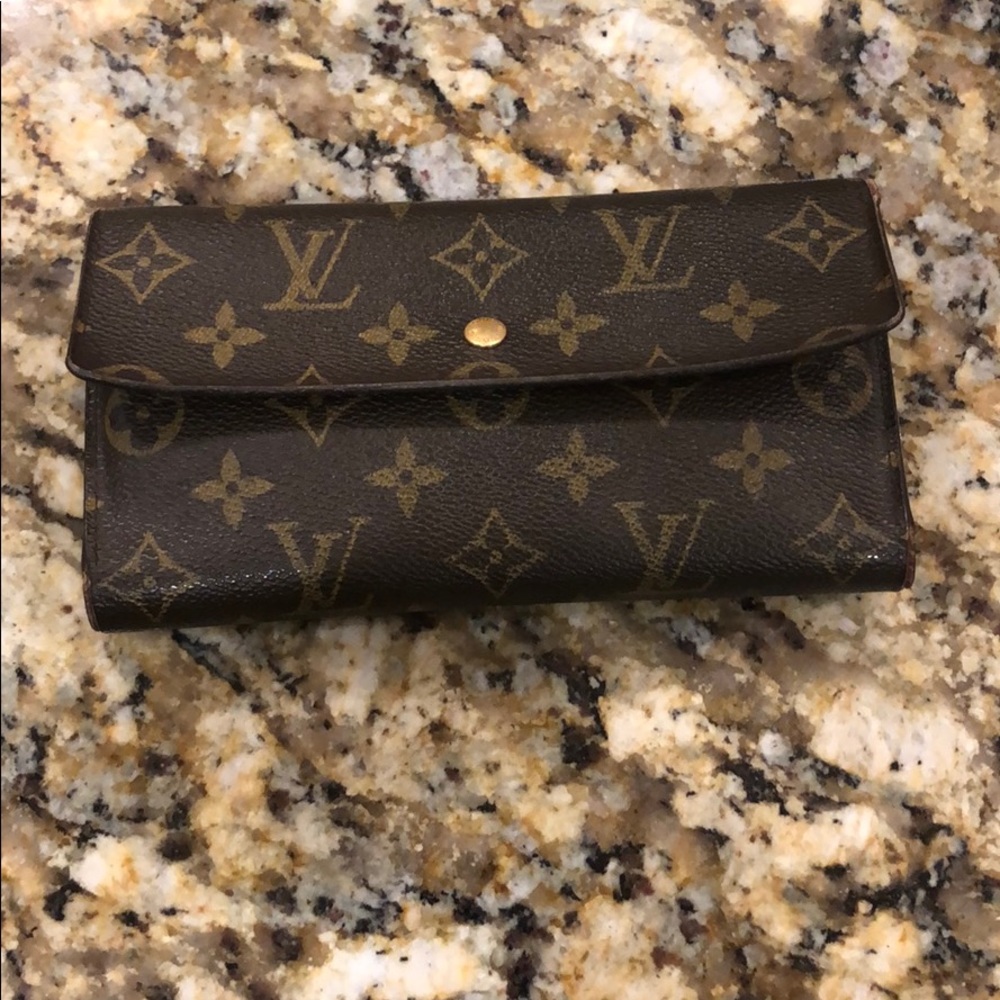 LOUIS VUITTON Wallet!✨